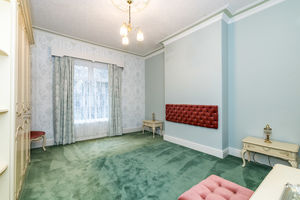 Bed- click for photo gallery